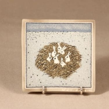 Arabia wall plate Rabbit nest design Heljä Liukko-Sundström