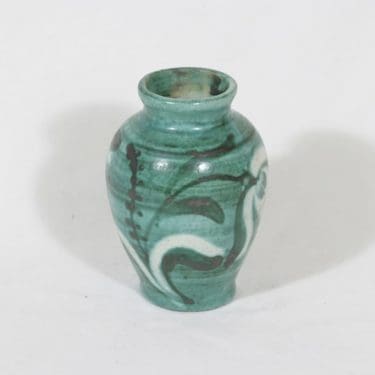 Kupittaa clay vase, hand-painted