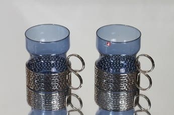 Iittala Tsaikka teelasit, sininen, 2 kpl, suunnittelija Timo Sarpaneva, metallikahva