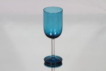 Riihimäen lasi Harlekiini mehulasi, 15 cl, suunnittelija Nanny Still, 15 cl, jalallinen