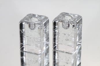 Iittala Arkipelago kynttilänjalat, kirkas, 2 kpl, suunnittelija Timo Sarpaneva, pieni, massiivinen