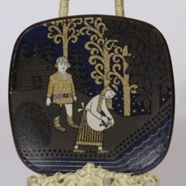 Arabia vuosilautanen, 1990, suunnittelija Raija Uosikkinen, 1990, serikuva, 1990