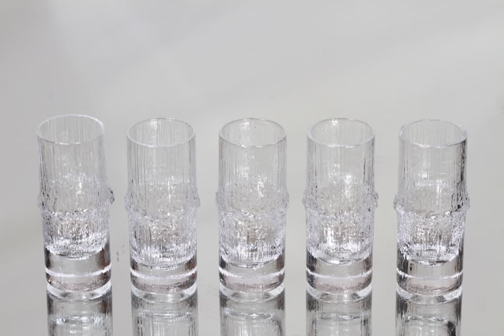 Iittala Niva snapsilasit, kirkas, 5 kpl, suunnittelija Timo Sarpaneva, pieni