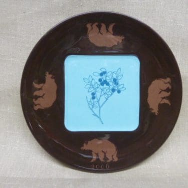 Arabia Flora Fauna annual plate 2006, designer Eeva Sivula, Pekka Toivanen, silk screening