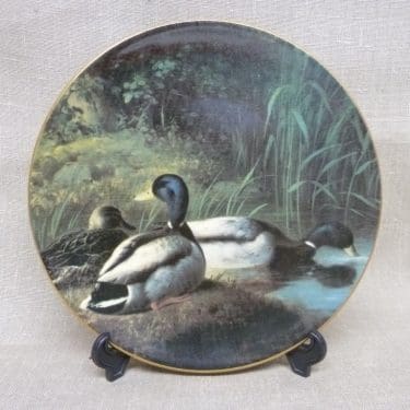 Arabia decorative plate, Heinäsorsia, designer von Wright, silk screening, wild bird theme