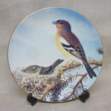 Arabia decorative plate, Peippopari Metsällä, designer von Wright, silk screening, little bird theme