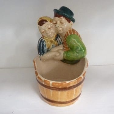 Kupittaan savi Matti ja Maija figures, designer Artturi Numminen, hand-painted, signed