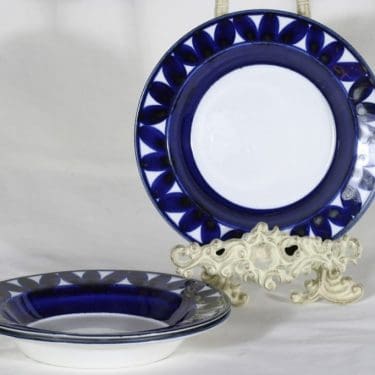 Arabia Sotka soup plates, 3 pcs, designer Raija Uosikkinen, hand-painted