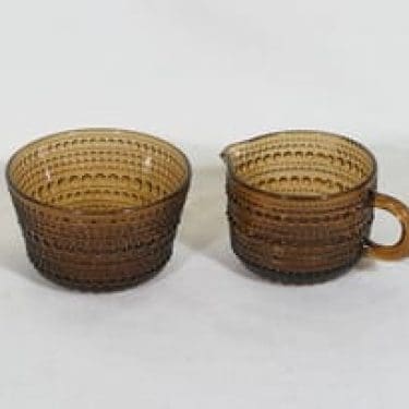 Nuutajärvi Kastehelmi sokerikko ja kermakko, ruskea, suunnittelija Oiva Toikka,