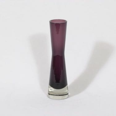 Riihimäki glass vase, lilac