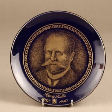 Arabia Suomen presidentit wall plate, Kyösti Kallio, designer Veikko Roininen
