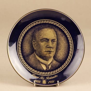 Arabia Suomen presidentit wall plate, Lauri Kr. Relander, designer Veikko Roininen