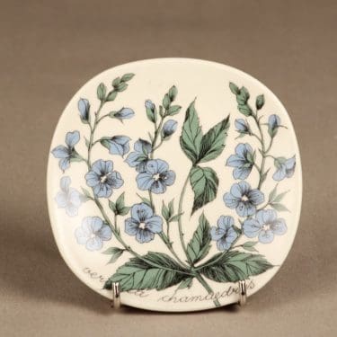 Arabia Botanica wall plate Veronica Chamaedrys designer Esteri Tomula