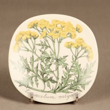 Arabia Botanica wall plate Tanacetum vulgare designer Esteri Tomula