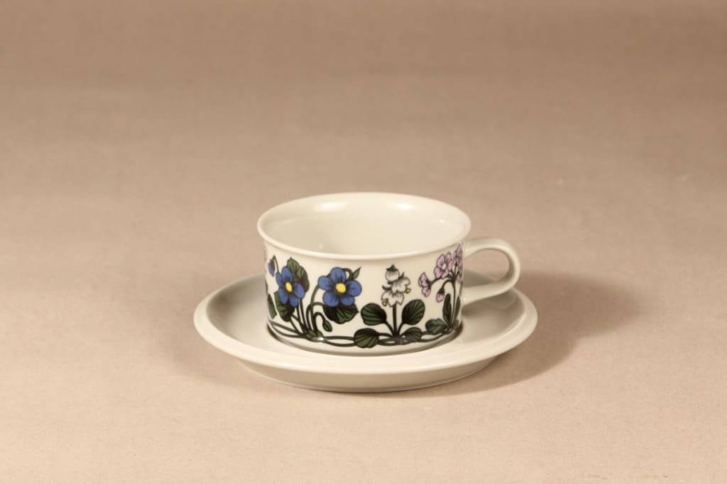 Arabia Flora tea cup designer Esteri Tomula