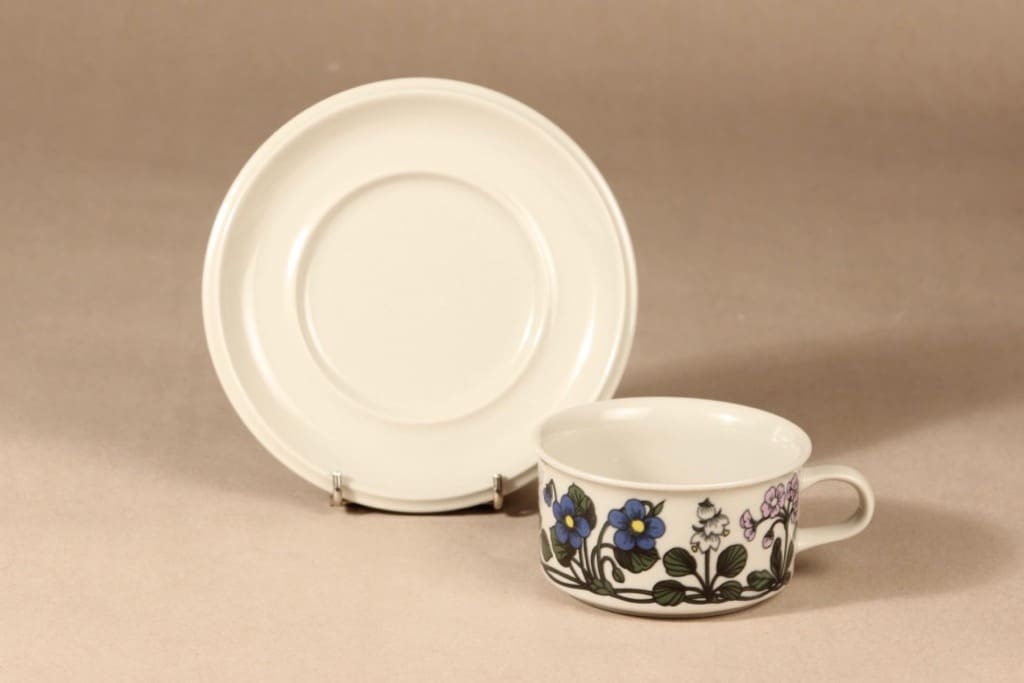 Arabia Flora tea cup designer Esteri Tomula 2