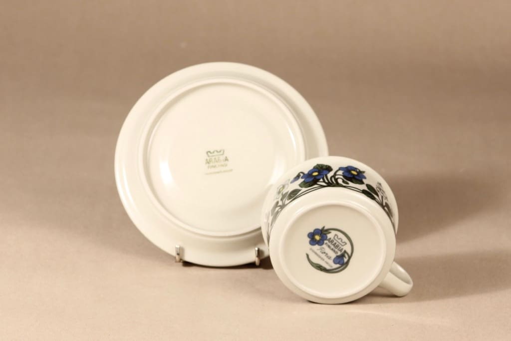 Arabia Flora tea cup designer Esteri Tomula 3