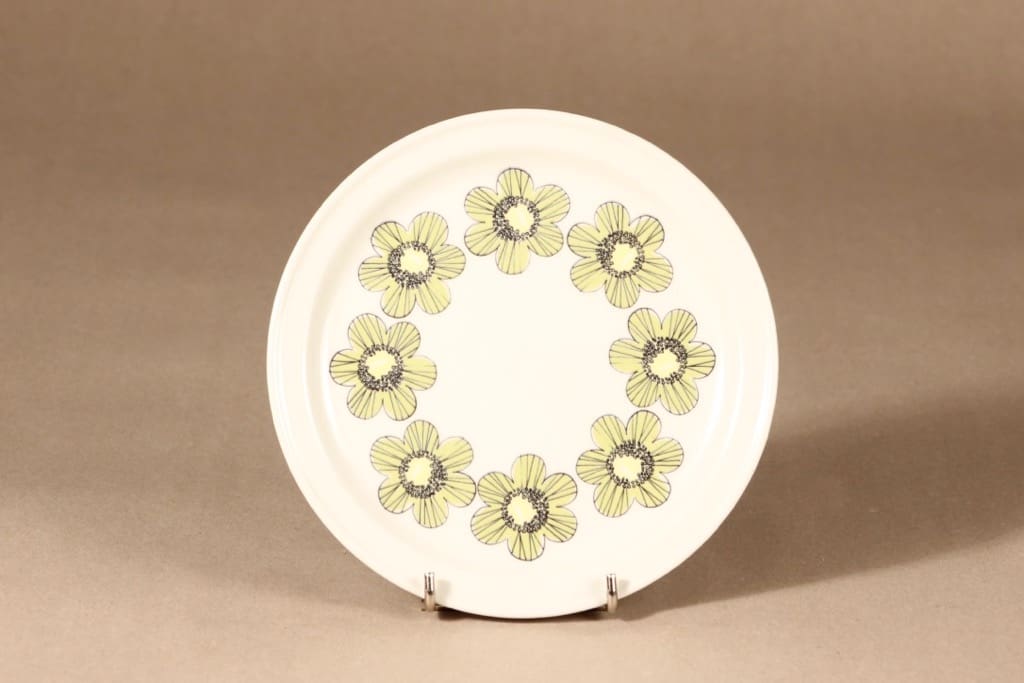 Arabia Primavera plate, Esteri Tomula