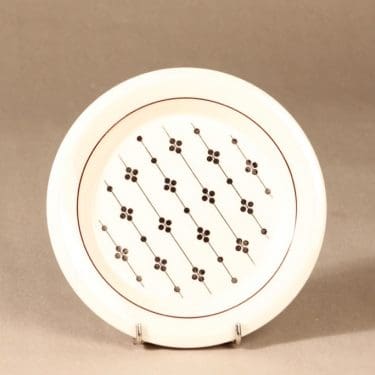 Arabia Kartano plate designer Esteri Tomula