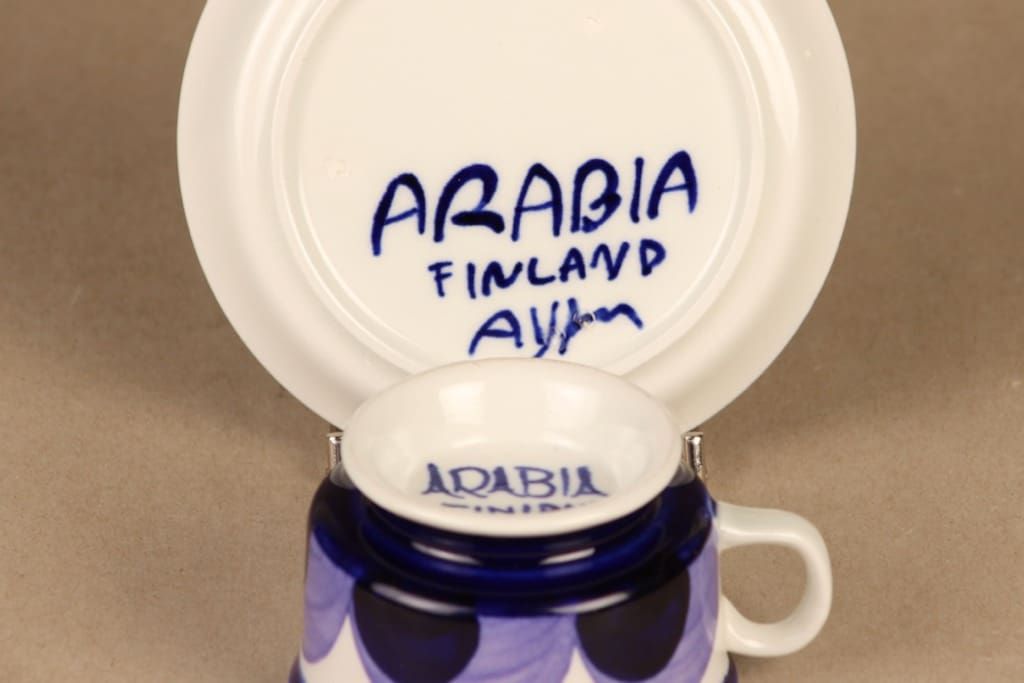 Arabia Paju mokkakuppi, käsinmaalattu, suunnittelija Anja Jaatinen-Winquist, käsinmaalattu, käsinmaalattu, signeerattu kuva 3