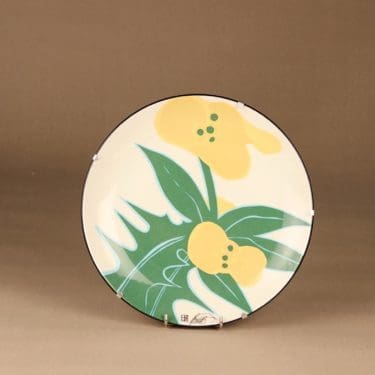 Arabia Floria wall plate, Julia, designer Howard Smith, flower, silk screening