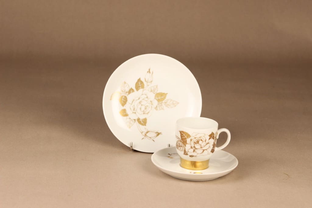 Arabia Kultaruusu coffee cup and plates designer Raija Uosikkinen