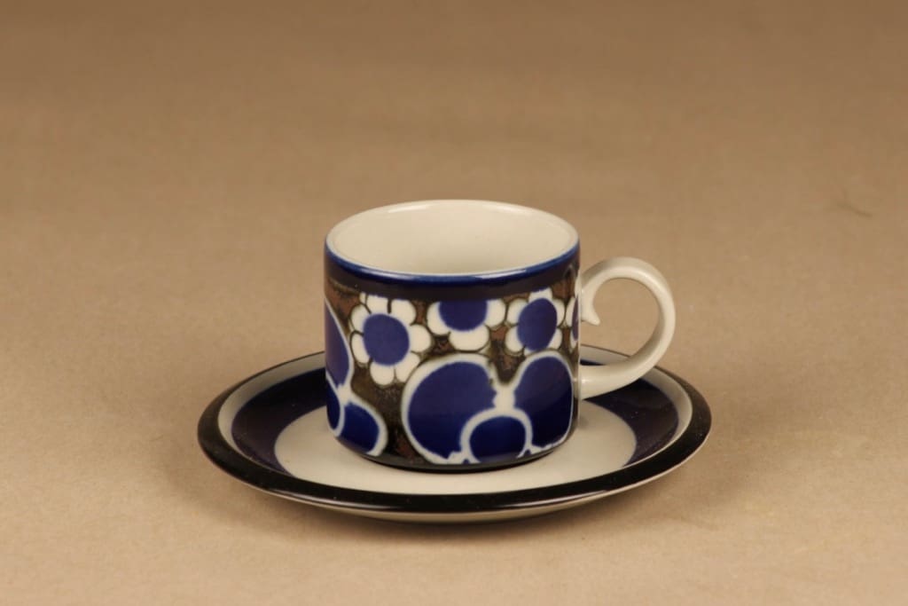 Arabia Saara tea cup designer Anja Jaatinen-Winquist