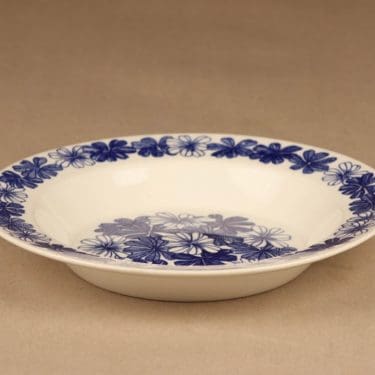 Arabia Sinikukka soup plate designer Esteri Tomula