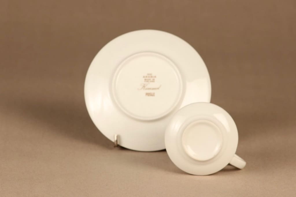 Arabia Kimmel coffee cup and plates(2) designer Esteri Tomula 2