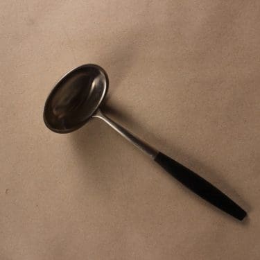Fiskars Lion sauce ladle designer Bertel Gardberg