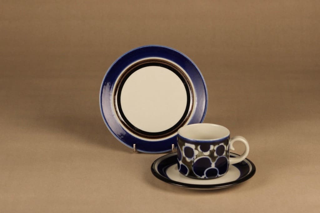 Arabia Saara tea cup and plates (2) designer Anja Jaatinen-Winquist