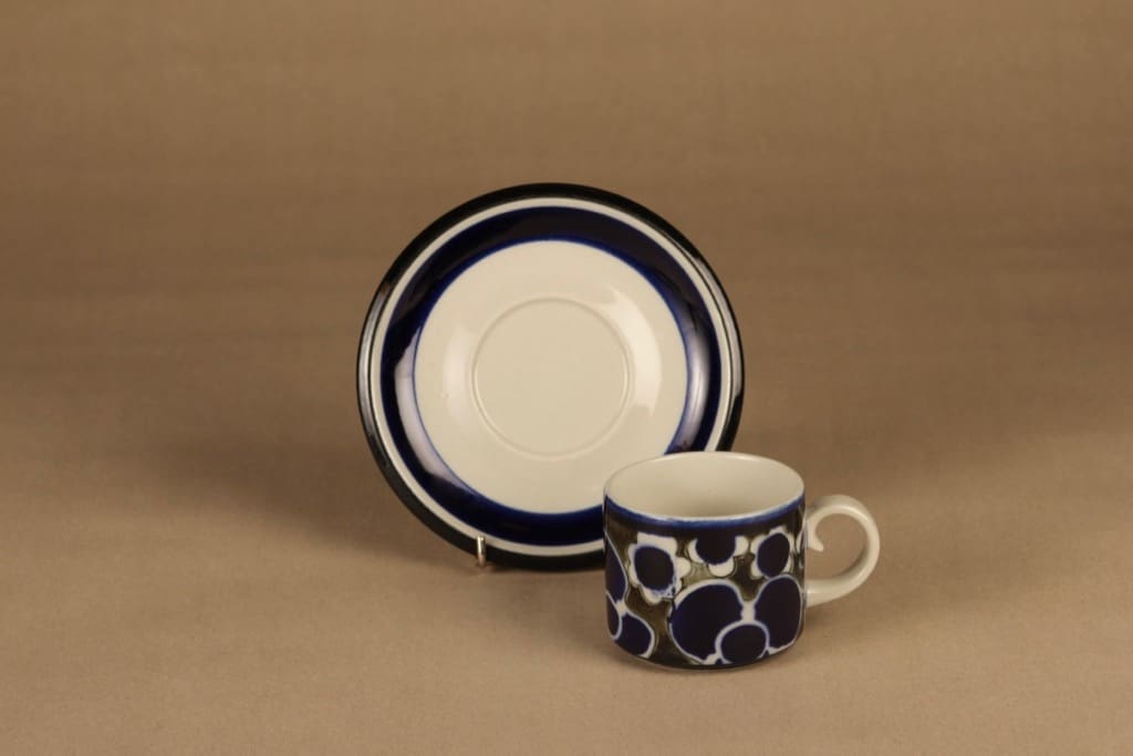 Arabia Saara tea cup and plates (2) designer Anja Jaatinen-Winquist 2
