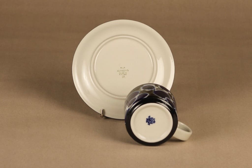 Arabia Saara tea cup and plates (2) designer Anja Jaatinen-Winquist 3