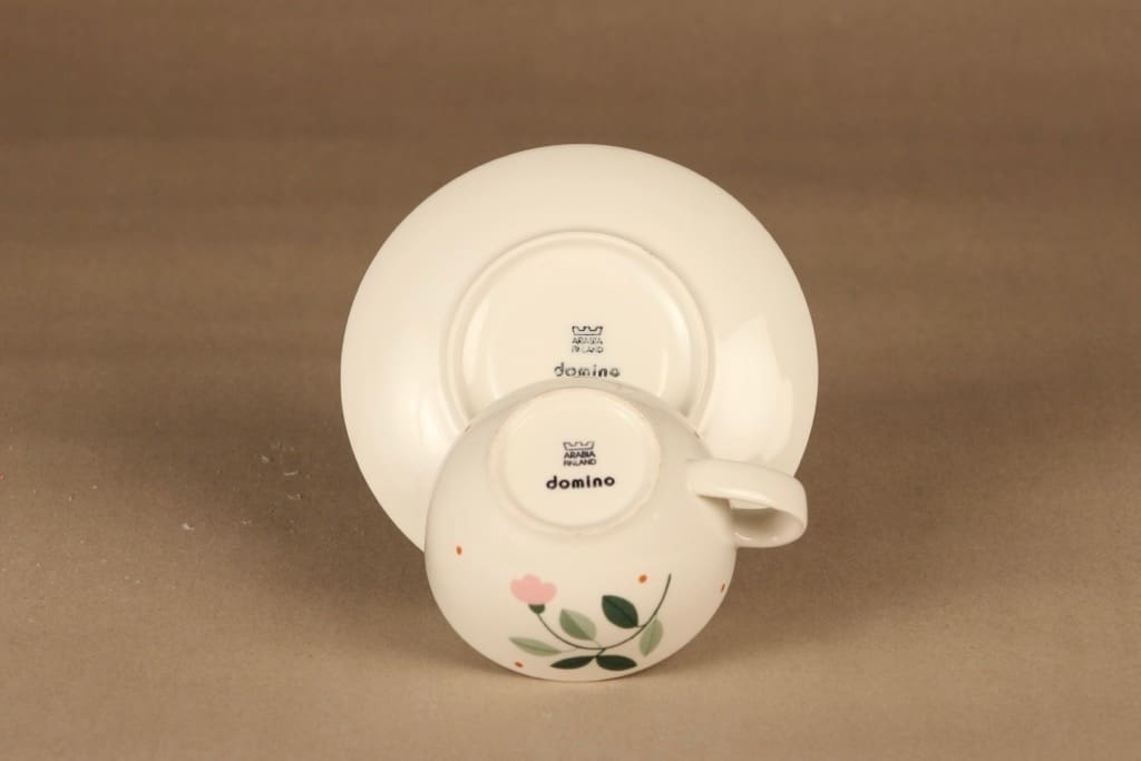 Arabia Kukka coffee cup and plates designer Dorrit von Fieandt 4