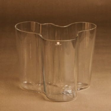 Iittala Aalto-collection Savoy vase designer Alvar Aalto