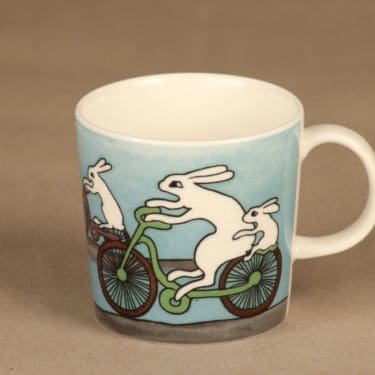 Arabia Rabbit mug Cyckling Bunnies 3 dl designer Heljä Liukko-Sundström