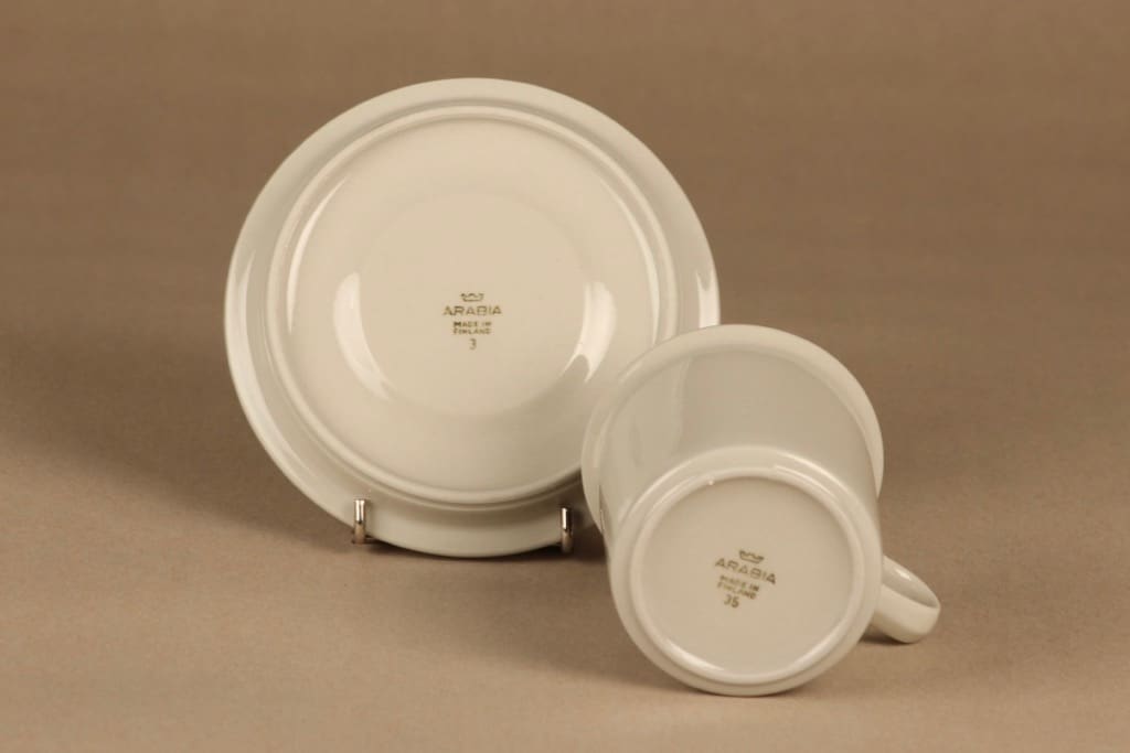 Arabia Oliivi cacao cup designer Olga Osol 3