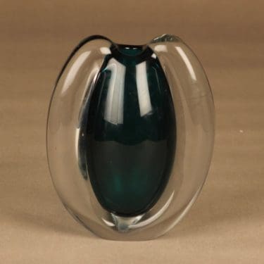 Nuutajärvi vase, signed designer Jaakko Niemi