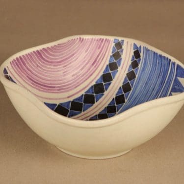 Kupittaan savi bowl, hand-painted designer Linnea Lehtonen