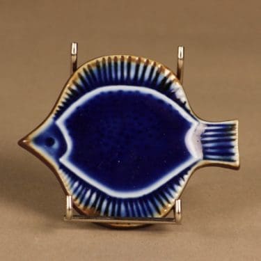 Arabia Kala wall plate blue, hand-painted designer  Gunvor Olin-Grönqvist