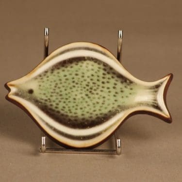 Arabia Kala wall plate green, hand-painted designer  Gunvor Olin-Grönqvist