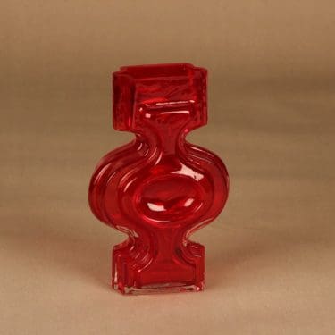 Riihimäen lasi Emma vase, red designer Helena Tynell