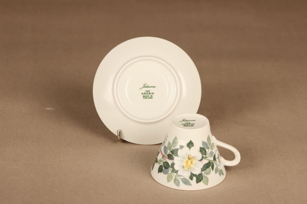 Arabia Juhannus coffee cup and plates (2) designer Raija Uosikkinen 4