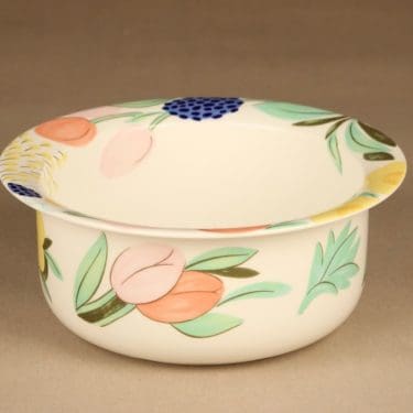 Arabia Poetica bowl designer Dorrit von Fieandt