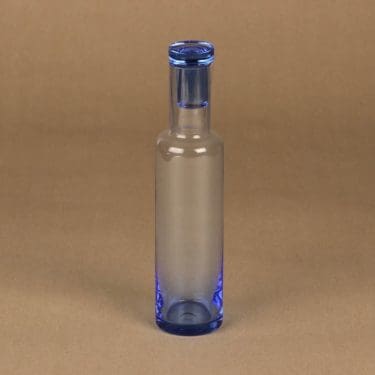 Nuutajärvi Pro Arte Lampi caraffe, signed designer Kerttu Nurminen