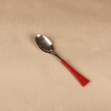 Hackman Colorina spoon, dark red designer Nanny Still