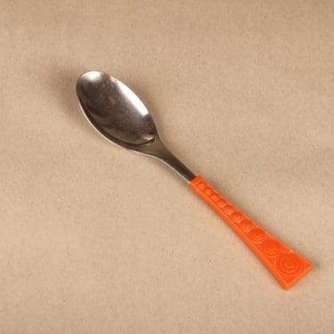 Hackman Colorina spoon, orange designer Nanny Still