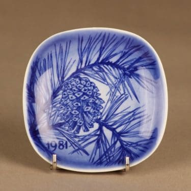 Arabia wall plate Christmas 1981 designer Gunvor Olin-Grönqvist