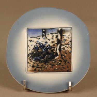 Arabia HLS wall plate Spring designer Heljä Liukko-Sundström