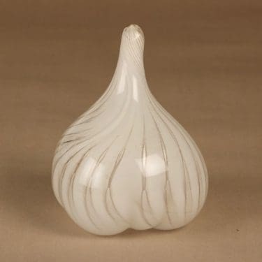 Nuutajärvi art glass Onion, signed designer Gunvor Olin-Grönqvist